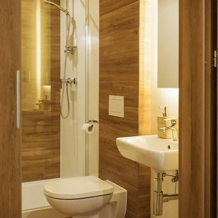 Szaron 250 M Do Kortow Tenisowych I Bulwarow Wislanych - Dream Ustron