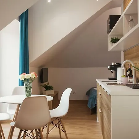 Szaron 250 M Do Kortow Tenisowych I Bulwarow Wislanych - Dream شقة أوسترون