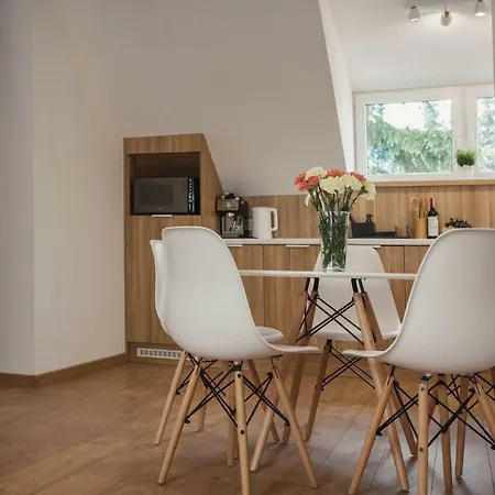 Szaron 250 M Do Kortow Tenisowych I Bulwarow Wislanych - Dream * Ustron