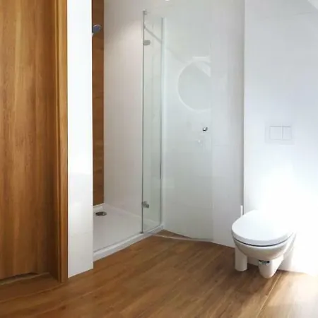 Szaron 250 M Do Kortow Tenisowych I Bulwarow Wislanych - Dream Ustron