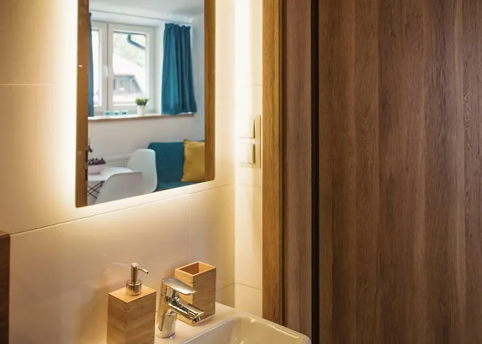 Szaron 250 M Do Kortow Tenisowych I Bulwarow Wislanych - Dream * Ustron